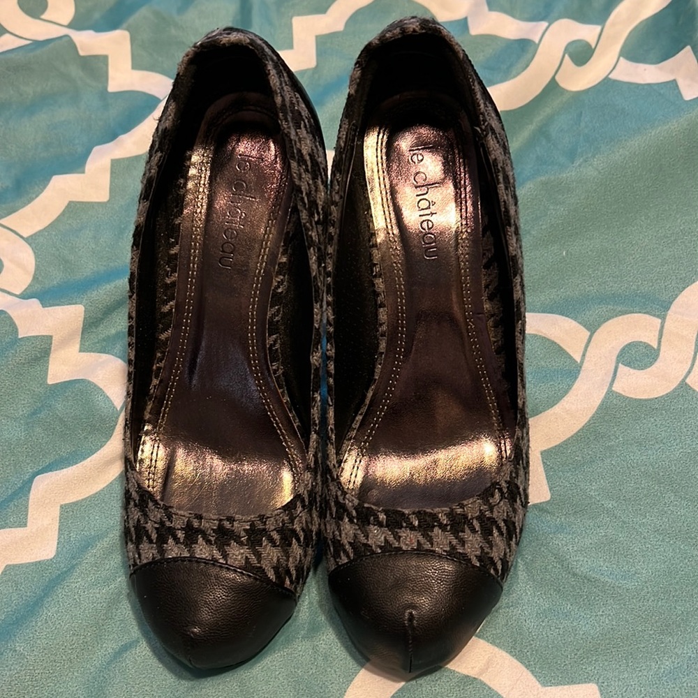 Le Chateau size 7 herringbone heels